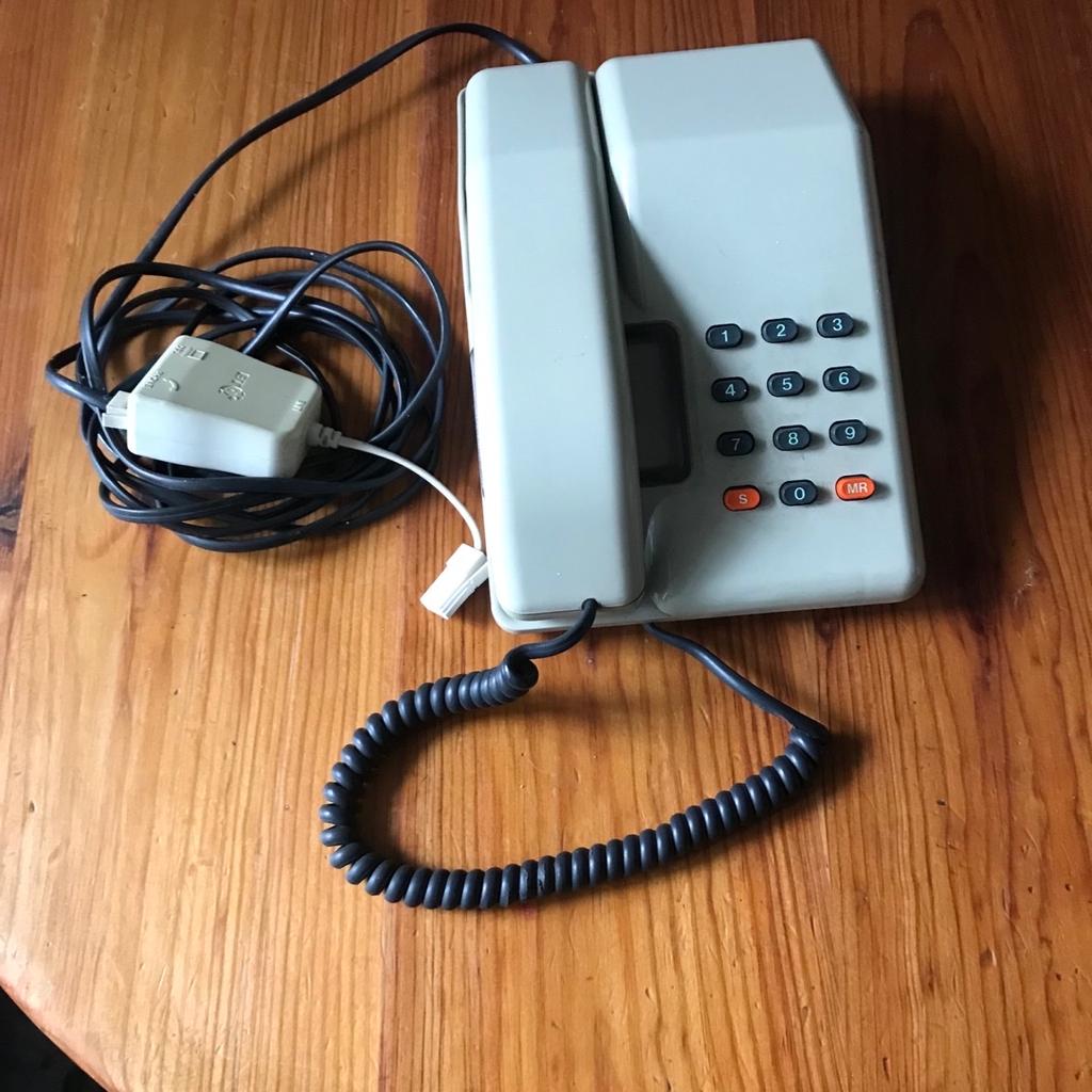 Retro style Viscount telephone (grey), corded & in working order.
Buyer collects or agrees to pay postage at additional cost.