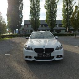 Verkaufe BMW 520D Touring M - Paket ( F11 Facelift mit zusätzlichen Assistenzsystemen und optionalen LED-Scheinwerfern )
BJ.10.2013. Motor 2L. Diesel 184PS
Km. 245000 Autobahn
Schiebedach.
Alcantara sitzt 
Getönte Scheiben
Sehr gutem Zustand
Sommerreifen und Winterreifen auf Alufelgen