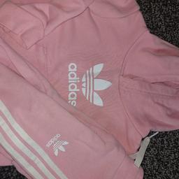 pink girls adidas tracksuit
see my other items 
follow me for more 
having  a huge clear out 
💜💜💜💜💜💜💜💜💜💜
collection or postage 
Great condition 
adidas girls tracksuit hoodie and bottoms