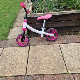 Grandchild no longer requires balance bike

 Specifications..

 Evo Balance bike, White & Pink Excellent condition

 Handle Height: 49cm
 Adjustable Seat Hight: 33cm - 37cm
 Max Weight: 20kg
 Wheel size: 10"

Price £20.00 ono collection Only