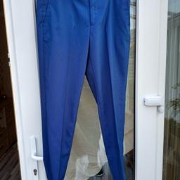 MENS BLUE SLIM FIT TROUSERS NEVER BEEN WORN 
   IN VERRY GOOD CLEAN CONDITION
FROM T
SIZE 30 SMALL