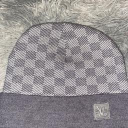 MENS LOUIS VUITTON (LV) Beanie Hat And Scarf (Petit Damier) Grey✓ £102.00 -  PicClick UK