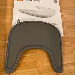 Stokke Tray in der Farbe Storm Grey