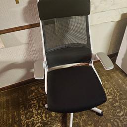 like new computer chair,arm rests fold up,chair lays back very comfortable