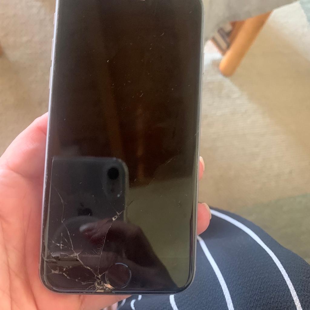 Verkaufe iPhone 6s
Display ist defekt