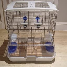 vision cage very clean like new box available.
you can see in picture size.
only collection
07748728172
30 no offer