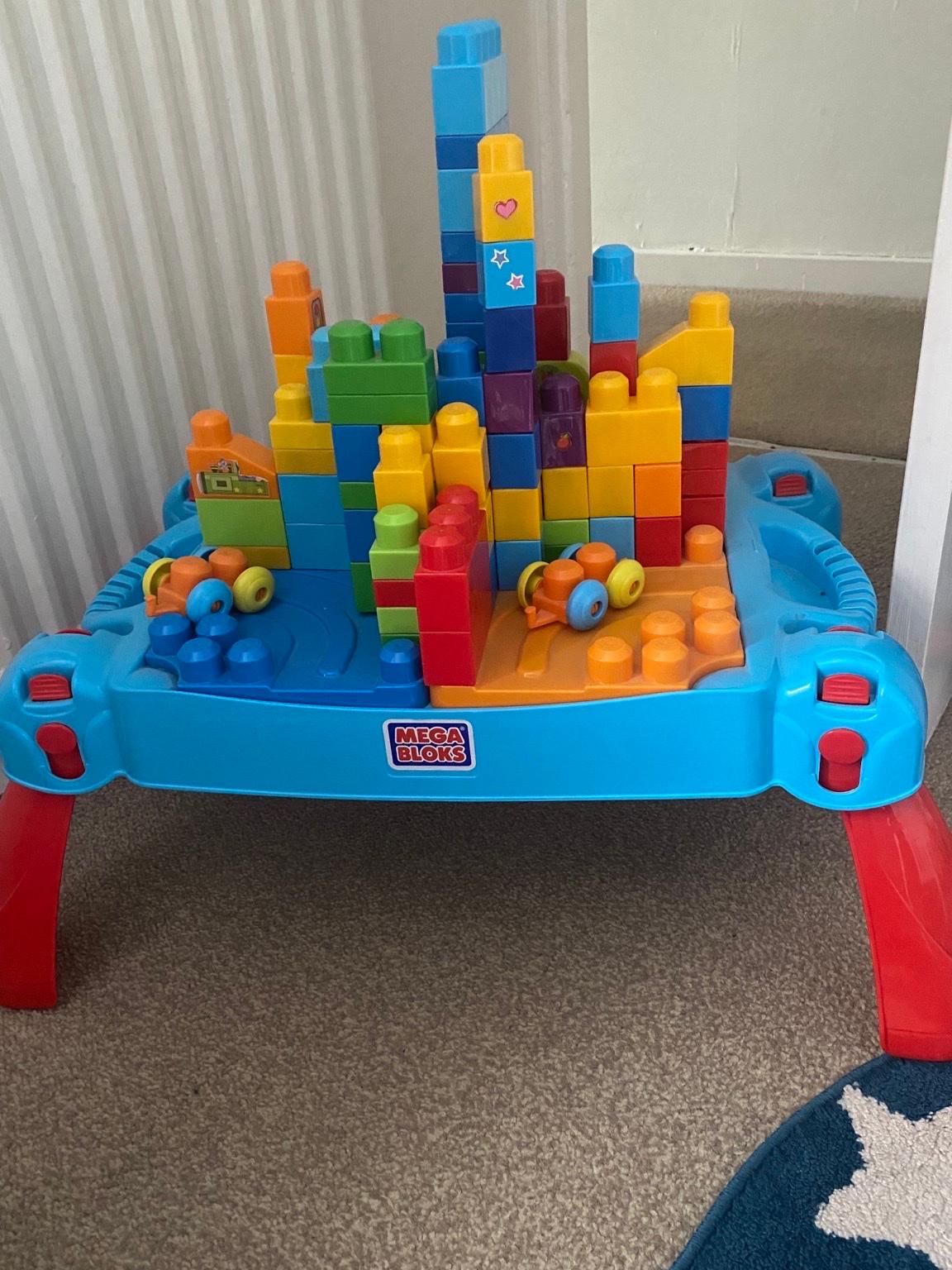 Mega Bloks Lego Table in B8 Birmingham für 10,00 £ zum Verkauf Shpock DE