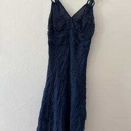 Dunkelblaues Kleid / Sommerkleid 
Gr. 36

Abholung in Radfeld oder Versand gegen Aufpreis  Privatverkauf keine Garantie, Haftung oder Gewährleistung
Keine Rücknahme
