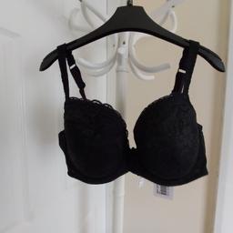 Bra “Pour Moi”

 Underwire Bra

Black Colour

New With Tags

Rebel Padded Plunge Bra.

Loves Every Body

Bust has the sticks 2 units:

1 units with right side
1 units with left side

Actual size: cm

Breast volume: 85 cm - 90 cm

Depth bust: 18.5 cm

Size: 38E (UK) Eur 85F, US 38F

Main Fabric: 80 % Polyamide
 20 % Elastane

Excluding Trims

Lining: 100 % Polyamide

Made in China