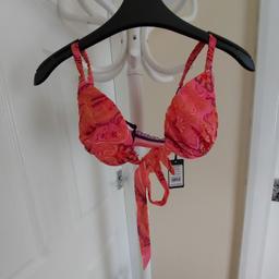 Bra “DM”Intimas

UW Padded Bra Underwire Bra

Raspberry Fizz Colour

New With Tags

UW Padded Bra.

Raspberry Fizz. Colour: Multi Print

This style is also available in: 32-36A, 30-38 B - D

Actual size: cm

Breast volume: 65 cm - 70 cm

Depth bust: 11.5 cm

Size: 34C (UK) Eur 75C

70 % Polyester
25 % Nylon
 5 % Elastane

Exclusive of Trimmings

Retail Price £ 24.00, 36.00 € (Eur)