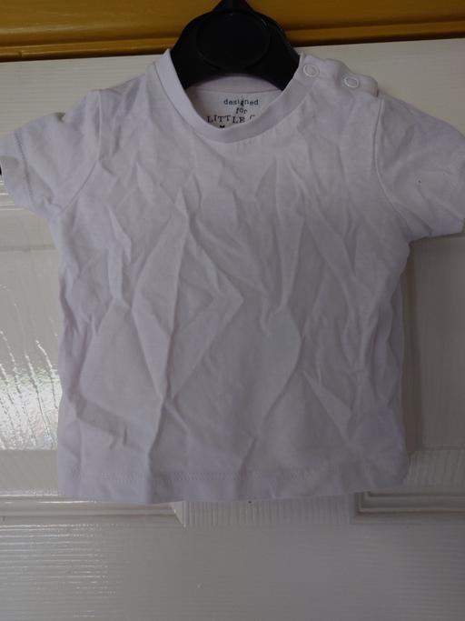 Buy & Sell Leicestershire Charnwood - Photos for Babies plain white top size up to 1 month