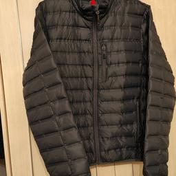 Down fill jacket, Lightweight and warm ready for the colder months.
cash on collection is welcome.
No offer's.