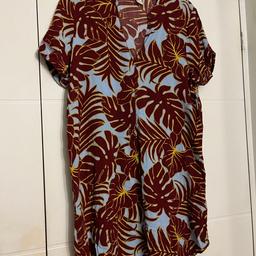 Very good condition

Maroon, blue and yellow palm print dress

On other sites 

Will deliver free locally