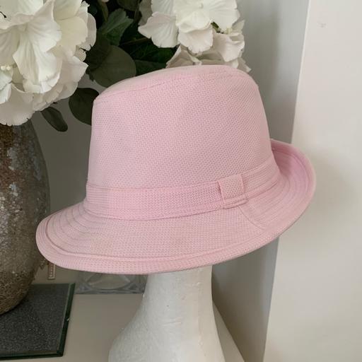 Buy & Sell East London Havering - Photos for Pink holiday hat