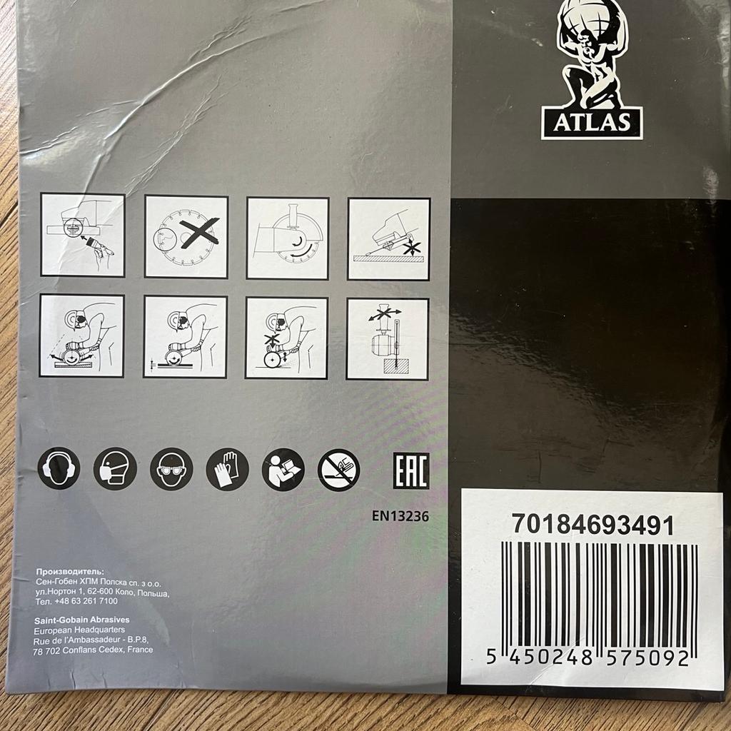 The Norton Atlas General Purpose Diamond Blade 300mm is suitable for cutting general building materials, including: bricks & blocks, paving slabs, concrete and clay pipes.