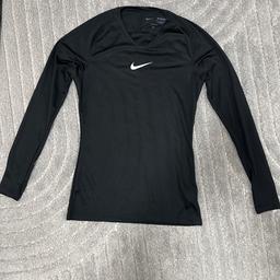 Nike Sportswear Damen Langarmshirt.