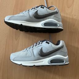 Biete neue Nike Air Max Schuhe an.

Größe: 40

Farbe: grau

Neu, auch Schnürsenkel sind unberührt und auch das Papier im Schuh ist noch unverändert.

95 Euro inklusive Versand 