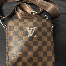 GENUINE LOUIS VUITTON Monogram Eclipse Hat And Scarf Set - Trusted Seller ✓  £360.00 - PicClick UK