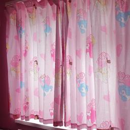 Disney Princess Bedroom Set 
1 Shade
1 Bin
Set of curtains 
1 single duvet cover and pillow case