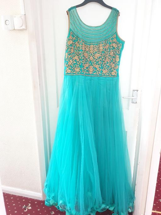 Buy & Sell Greenford Ealing - Photos for Turquoise Gown/suit