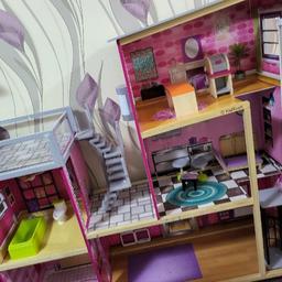 KidkraftUptown Dollhouse Doll House with Some Accessories.
little used