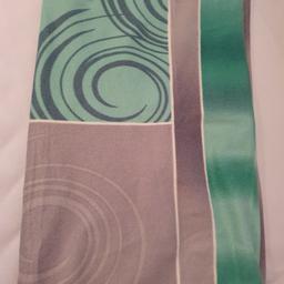 6 teilige Bettwäsche
Grün/Grau
135 x 200
Mit Reißverschluß
Polyester