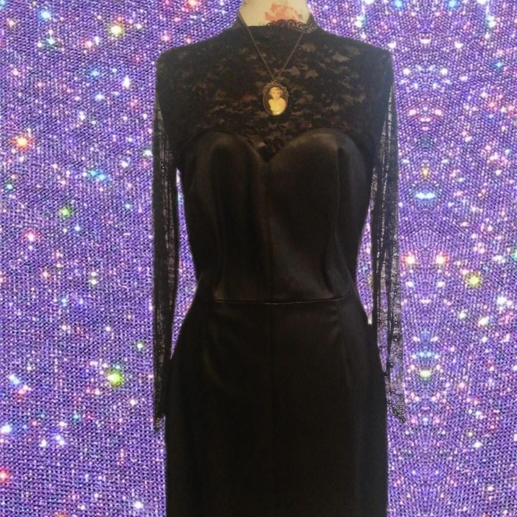 Stunning Zara Black Dress
Never Worn
With Tags
Lace + Fake Leather Affect