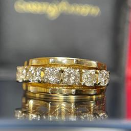 Brillantring ist eine perfekte Dekoration für diejenigen, die luxuriös Aussehen wollen.

⭐️ Sehr schöne Verarbeitung mit hochwertigen Diamanten - das lässt jedes Herz ♥️ höher schlagen 😍

Details:
• Material: Gelbgold
• Zus. ca.1,25Ct Diamanten
• Feinheit: 585/000 14 Karat
• In der Ringschiene punziert mit dem Feingehalt „585“– Goldschmiede-Unikatarbeit, beliebter und seltener
• Ringgröße: EU 59-60 dezent variable Größe / kleiner - dieser Ring lässt sich für wenig Geld leicht anpassen
• Sehr schöne massive Verarbeitung
• Wiederbeschaffung 2995,- Euro

⭐️ Zahlungsart:
Bank Überweisung / PayPal zzgl. die PayPal Gebühren / Bar oder per Nachnahme 🚚

🚚 Lieferzeit
Inland (Deutschland) 1-3 Tage, Ausland 5-7 Tage

Juwelier Monastirni 💎
Potsdamer Str.150
☎️+49 1794367397

Coctailring # Blumenring # Verlobungsring # Diamantring im Brillantschliff # Edelsteine # Damen & Herren Goldschmuck # Siegelring # Armband # Goldkette # Creolen # Ohrringe 🎁 Geschenk 💝