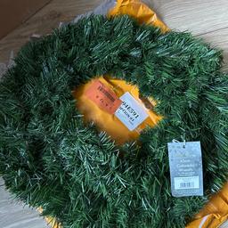 BNWT 45cm plain Colorado Christmas wreath

RRP £10

Collection Rochdale OL12 or can post tracked delivery only for £4

Payment via PayPal please