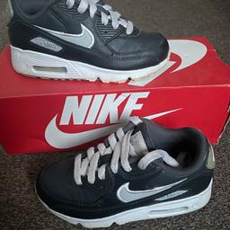 Boys Nike Air Max 90 trainers. Laces will need washing, Trainers in good condition.