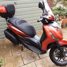 welcome to the sale of my piaggio beverly bv 400s.i have owned this from new,it is in showroom condition after covering only 600 dry miles.save yourself a £1000 on new price.just had annual service (14/11/23) by piaggio dealer.