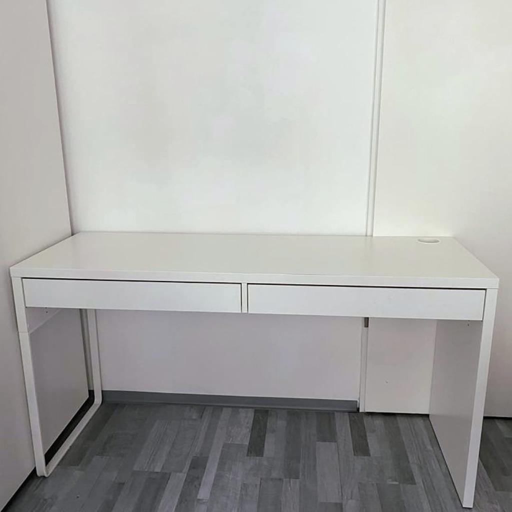 IKEA Schreibtisch MICKE.

minimale Gebrauchsspuren. Nur ein paar Monate genutzt.