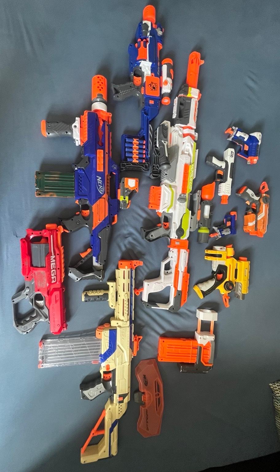 10 Nerf Waffen mit 100 Patronen in 6706 Gemeinde Bürs for €250.00 for ...