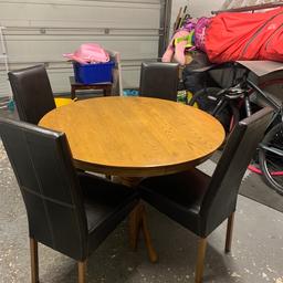 4x brown faux leather dining chairs.

Excellent condition. Table not included.

Collection only.