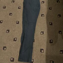 Washed out grey men’s chino trousers