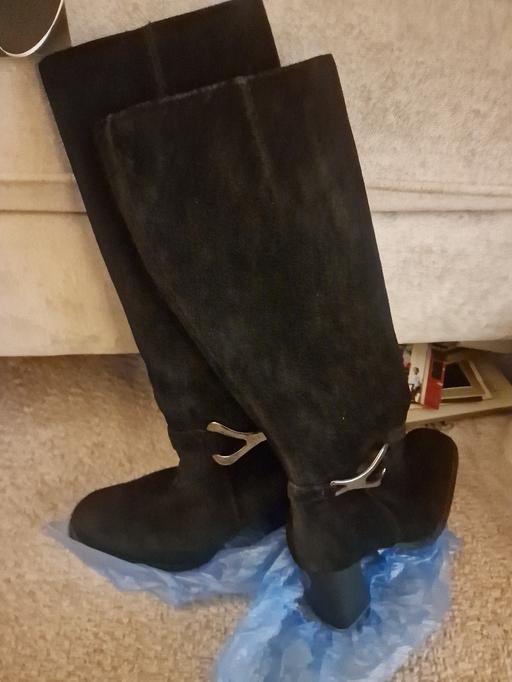 Buy & Sell South West London Colliers Wood - South West London - Photos for Black Suede Boots