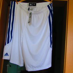 Verkaufe hier zwei neue weiße Adidas Sporthosen, gr.48, für je 25,00€.