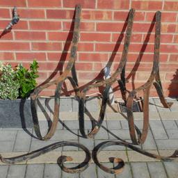 Here we a have a  stunning set of 3 antique garden cast iron bench ends (both ends and centre) along with both arm rests. In great condition. Will need stripping and painting. Some of the old nuts and bolts will need cutting off as they are very rusty. Ref.  (#1287)

   Height........ approx  27.5  inch / 70 cm
   Width........  approx  1.5 inch / 4 cm 
   Depth........  approx  21.5 inch / 55 cm

Pick up only, Dy4 area. Cash on collection.