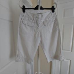 Breeches “Turnover”

White Colour

Good condition

On the left side, near the pocket,

is a little dirty.

Please,look the photo

Actual size: cm

Length: 59 cm measurements from hips front

Length: 62 cm measurements from hips back

Length: 60 cm from side

Volume waist: 74 cm – 76 cm

Volume hips: 85 cm - 87 cm

 Size: 36

100 % Cotton