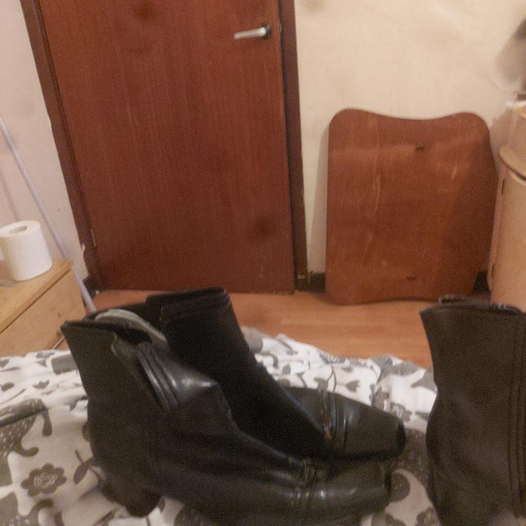 leather boots from ethelausins 2 for a fiver 1 Black and 1 brown pair