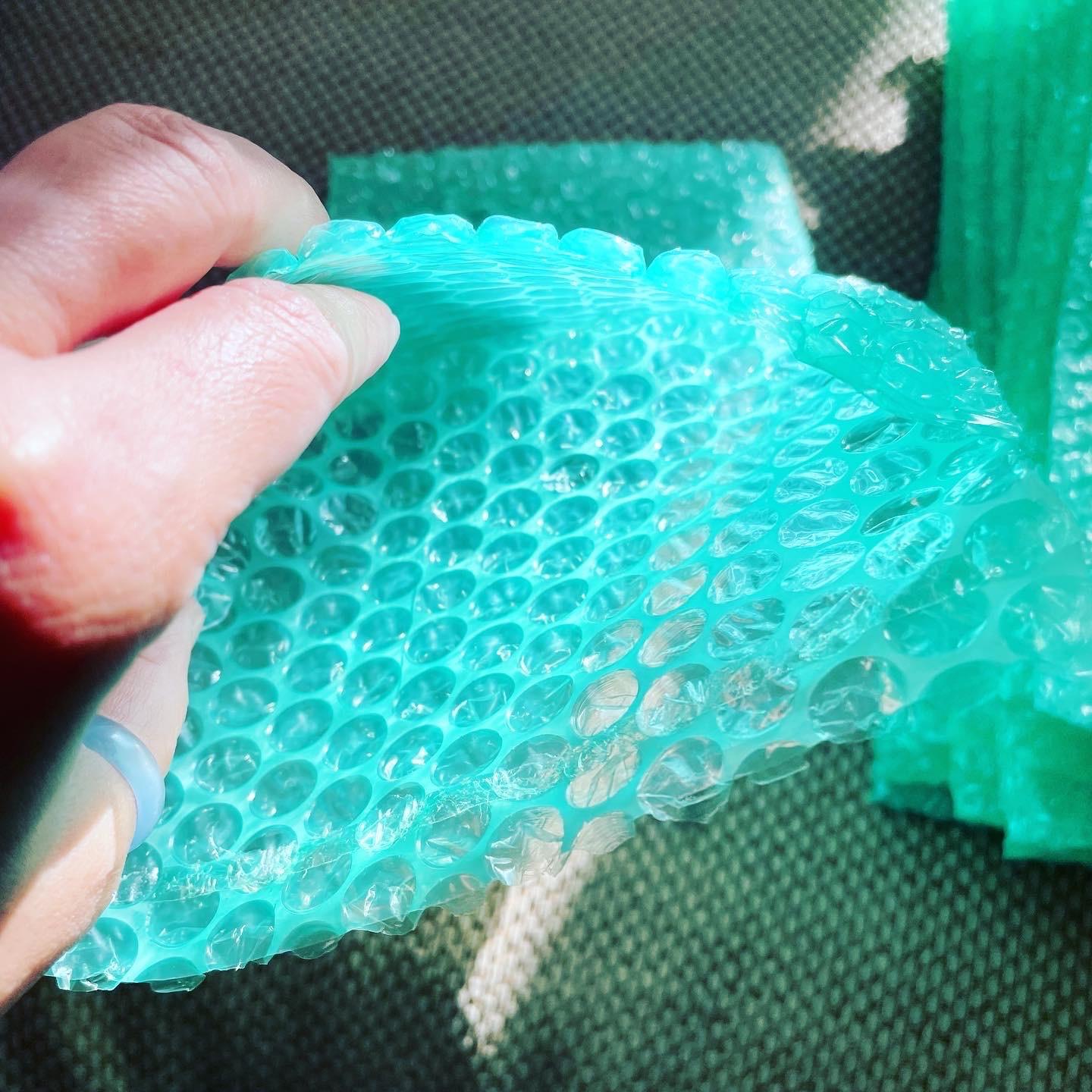 10 Green Bubble Wrap Bags Packing Pouches in BH23 Christchurch für 10