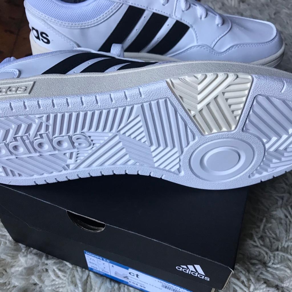 Brand New & Boxed with Tags
Adidas White Trainers
Adidas Hoops 3.0 Basketball
White with Black Stripes
Retail Price - £54.99
Can deliver locally for free