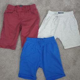 Boys Short bundle, have been worn, in good condition
Grey an blue shorts, Next 5-6 yrs
Red shorts, GAP 6-7 yrs