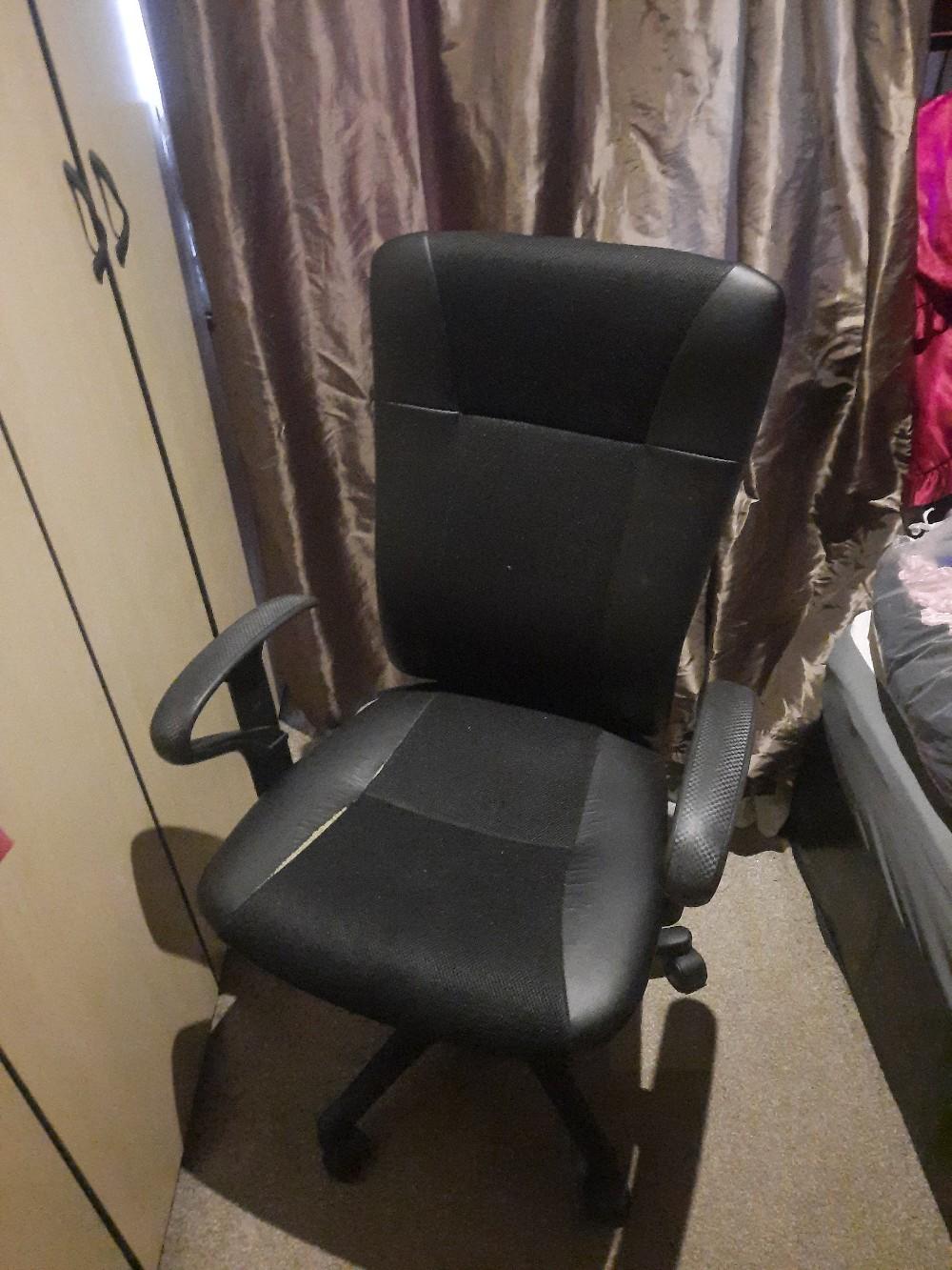 office chair with handles and adjustable in BB1 Blackburn für 4,00