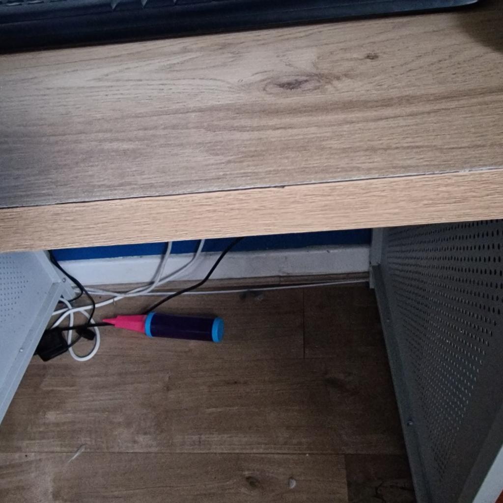 Good condition desk for sale, used working from home, however slightly larger then needed now so looking to downsize.

Plenty of storage space, bought from argos see images of listing and dimensions
£265 brand new

Few marks however not overly noticable
Local delivery available for an extra fee

£80 ono