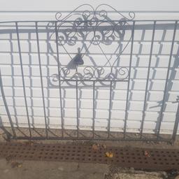 A Pair Of Used Wrought Iron Driveway Gates For Front Garden/ Side Of House In Fair Condition, Sold As Seen No Returns. Open to offers. (See Pic). Dimensions 47ins Wide, Height is 33ins 36ins to top of centre scroll .
COLLECTION ONLY West Dulwich SE21.