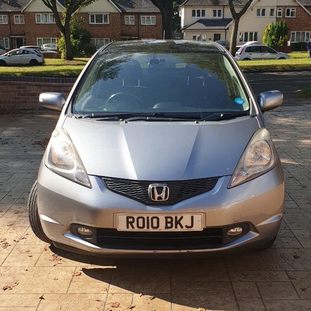1.4 petrol MANUAL car. ULEZ/CLEAN AIR ZONE FREE. Full Panoramic Roof. PART service history (until 2018). Next MOT due Aug 2024. Auto lights, Auto Wipers, Electric folding side mirrors, heated side mirrors, 4 x Electric Windows, 16" Alloy wheels, Black Cloth Interior. Good bodywork and in great condition. A fantastic clean and cheap car. Cheap road tax.