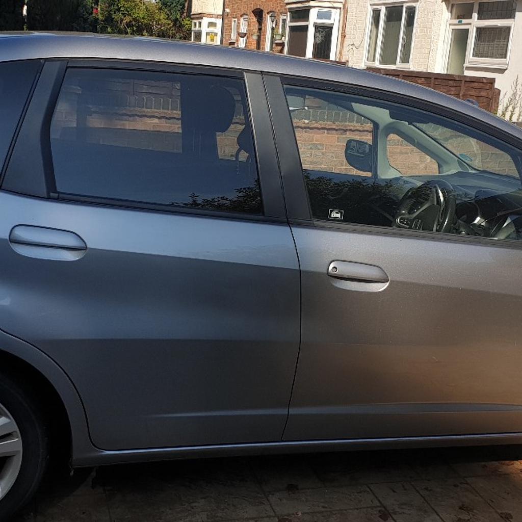 1.4 petrol MANUAL car. ULEZ/CLEAN AIR ZONE FREE. Full Panoramic Roof. PART service history (until 2018). Next MOT due Aug 2024. Auto lights, Auto Wipers, Electric folding side mirrors, heated side mirrors, 4 x Electric Windows, 16" Alloy wheels, Black Cloth Interior. Good bodywork and in great condition. A fantastic clean and cheap car. Cheap road tax.
