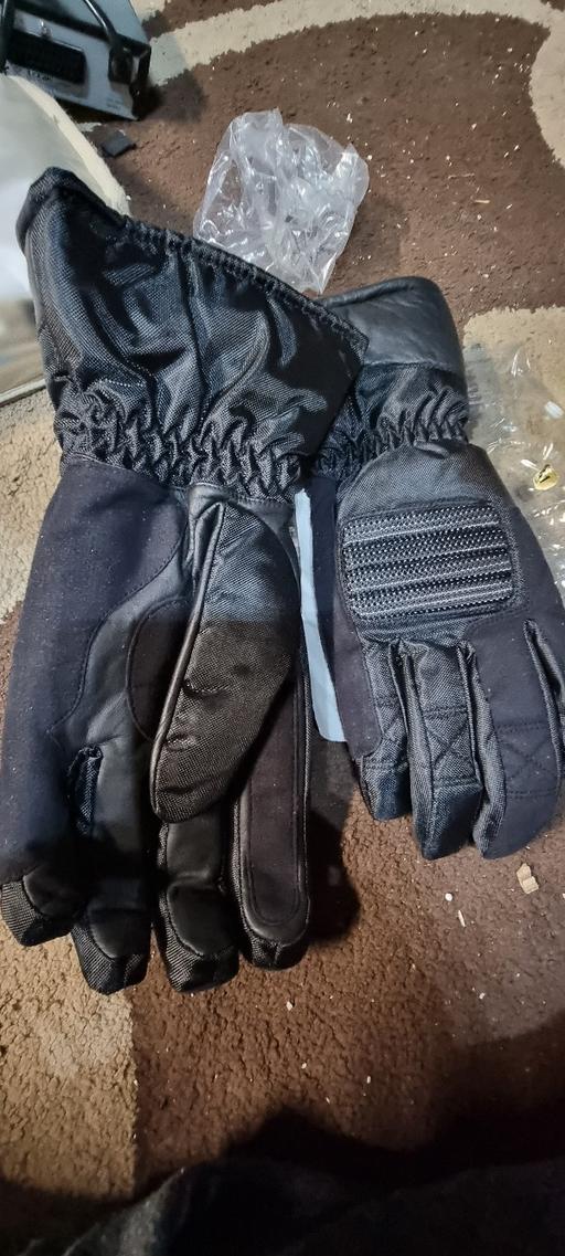 Buy & Sell West Midlands Walsall - Photos for warer proof gloves medium