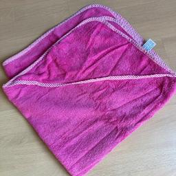 Baby Badetuch Kapuzentuch Handtuch Duschtuch pink
Ca 77x73cm 
Versand gegen Aufpreis möglich. 
Keine Garantie und kein Umtauschrecht!